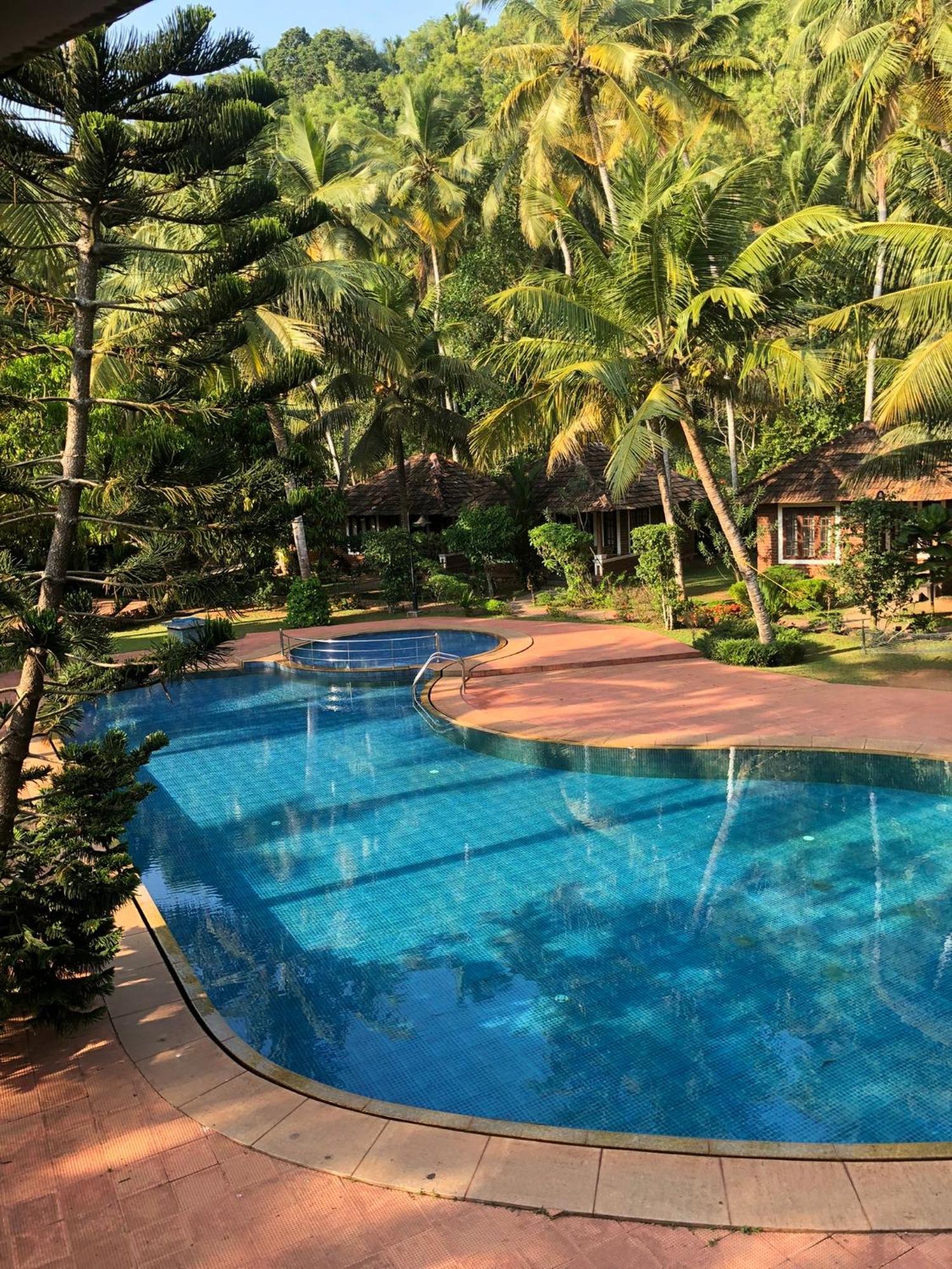 Abad Harmonia Ayurvedic Beach Resort Kovalam Eksteriør bilde